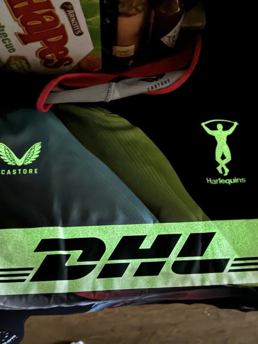 willharrison96's tweet photo. @mangorugby There’s more to it than that…all the logos glow in the dark https://t.co/BJIcotpznI