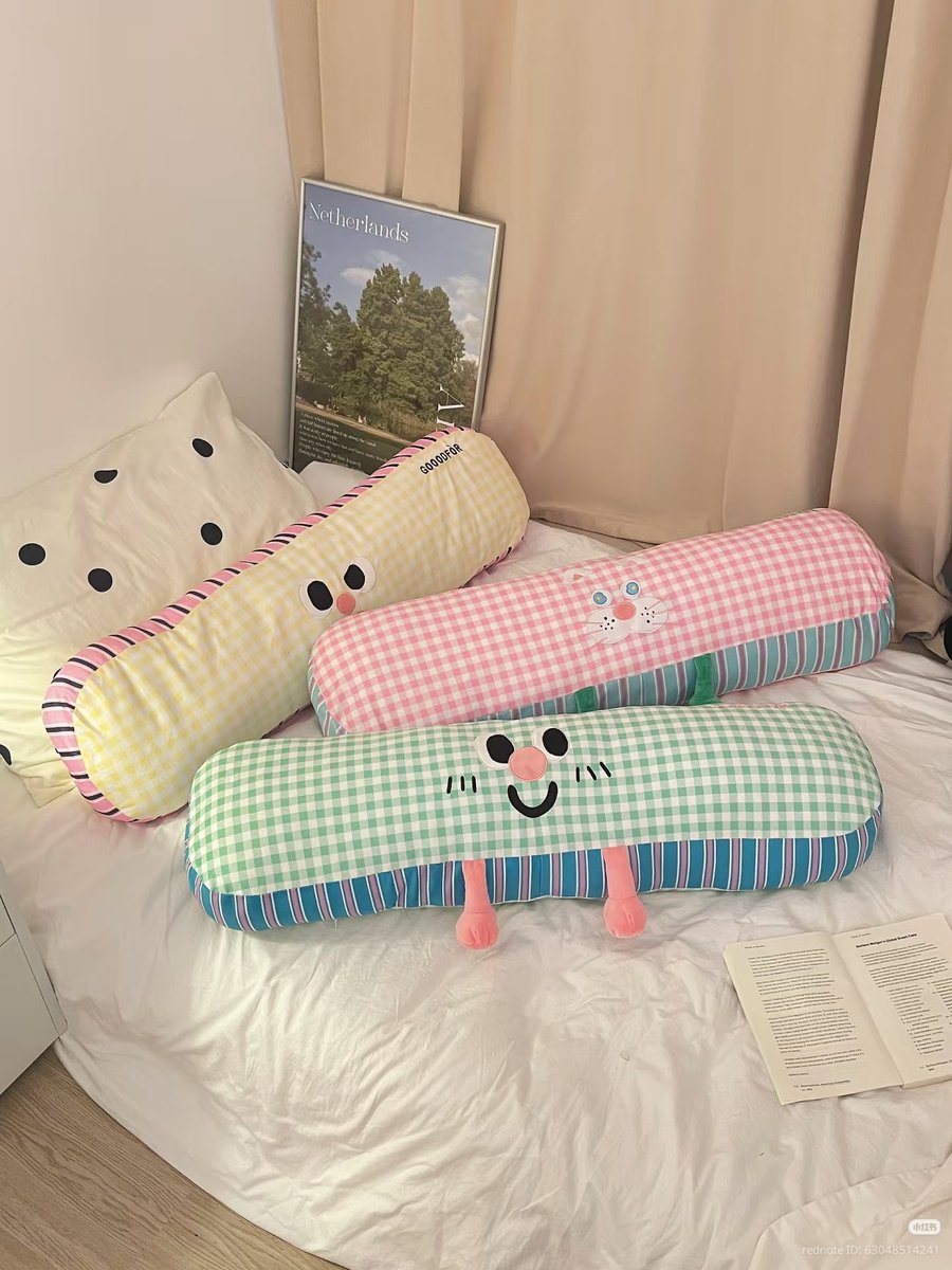 cuteusefulstuff's tweet photo. Menemukan bantal pita dan guling gemesss banget pliss 😩🤏 https://t.co/tPsCQTR0I5