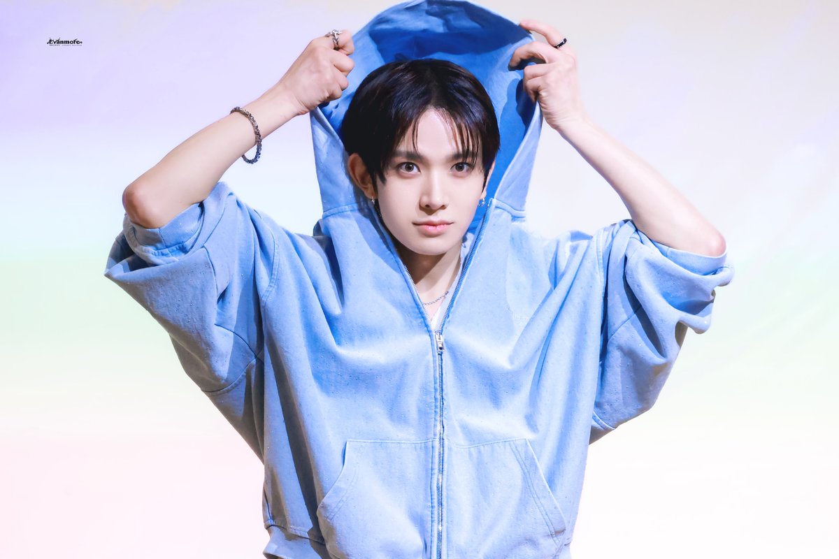 evanmore1015's tweet photo. 260918

#EVAN #희승 #에반 #HEESEUNG #ヒスン https://t.co/FtJX6SSmFq