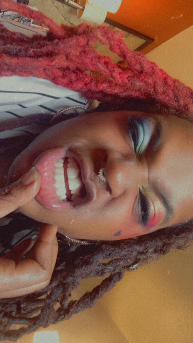 92sturdy's tweet photo. Like Pants im on FIRE and I have NO PLANS to retire 👑#nolimit #colorsplash #colorqueen #makeupinspo #fypage https://t.co/T468yMcePY