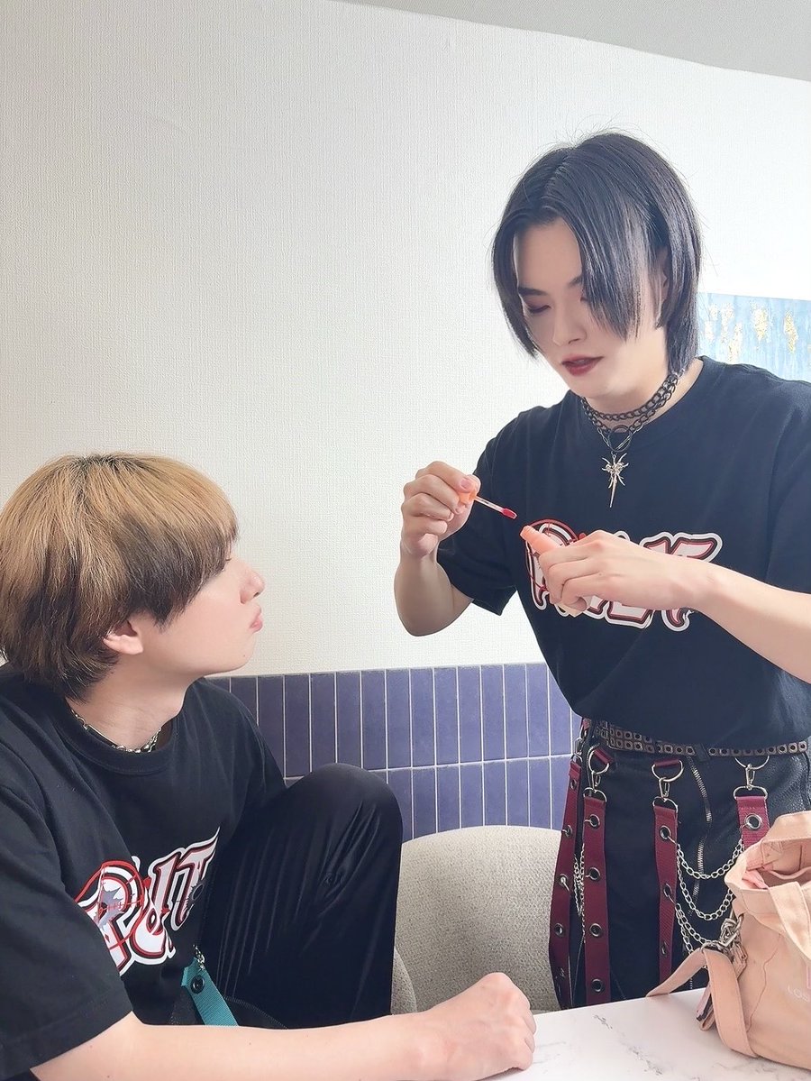 aono_ReL's tweet photo. おやおや、、💄
#青野カメラ https://t.co/HZkCcJNy7W