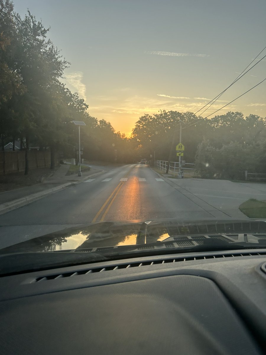 RodMathman's tweet photo. Trying something new today #phoneinaschoolzonefriday https://t.co/4W46NZg8Lp