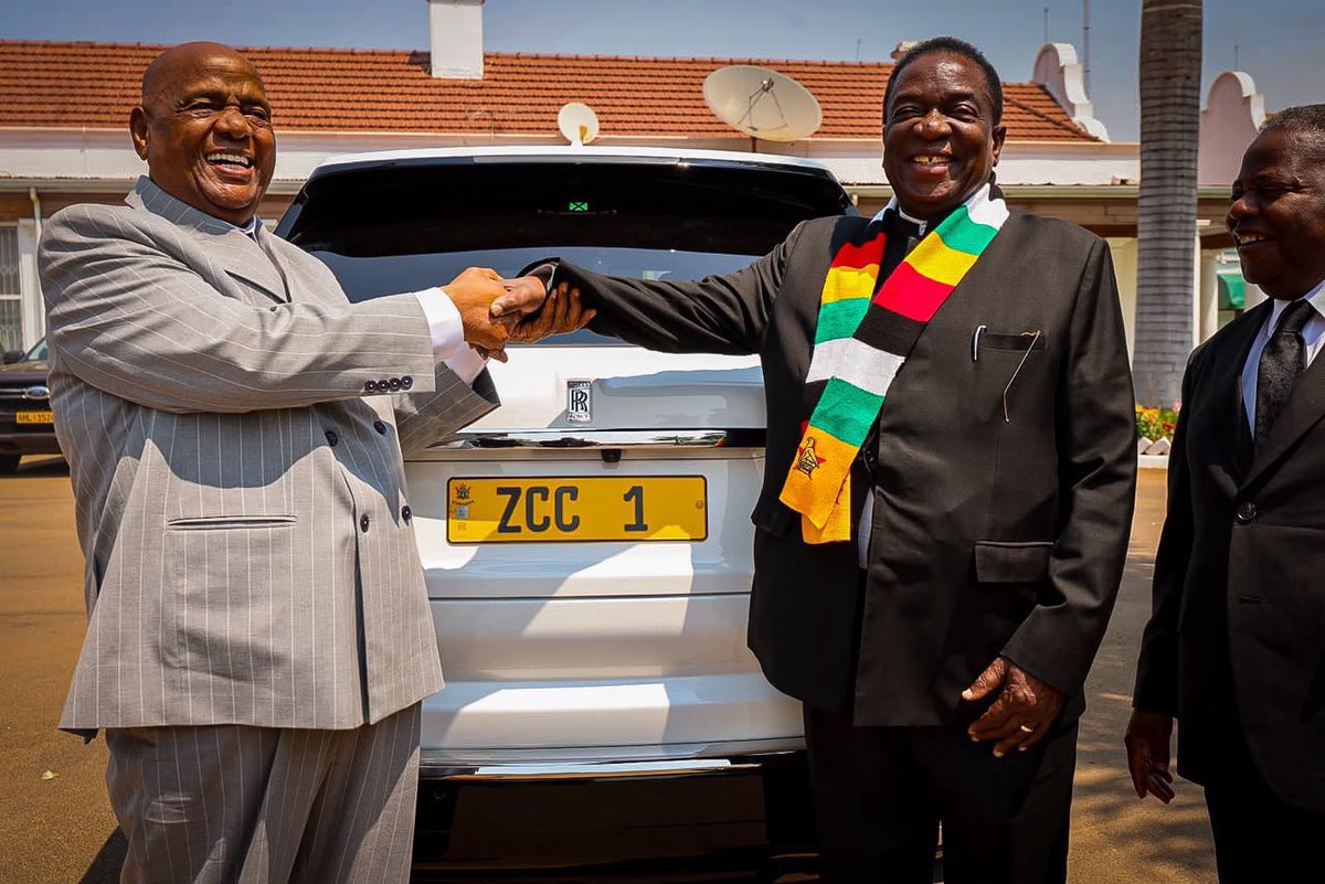 GodwinTOKO's tweet photo. African countries have drama, man!

In Zimbabwe, Wicknell Chivhayo bought a 2026 Rolls Royce estimated at over $ 400,000 for a pastor.

However, Wicknell was too busy to deliver the car, so he delegated the role to President Emmerson Mnangagwa who dutifully did the needful!🙌🏾😂 https://t.co/S9gWSIaKjx