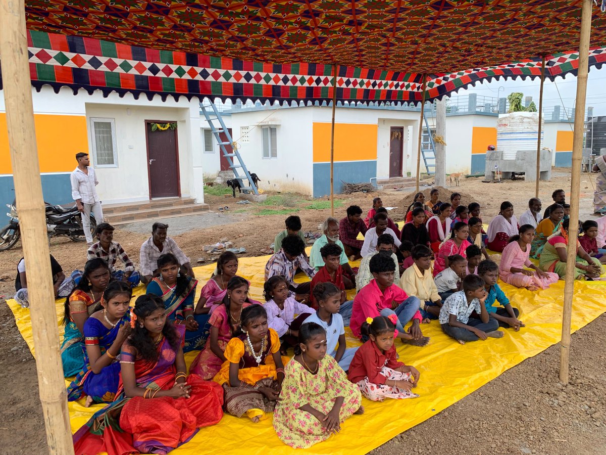 JanuNataraj335's tweet photo. அரண் கற்றல் மையம் - 300ஆவது வாரம் 
@aranvolunteers 

#பழங்குடியினர்_க���்வி
#அரண்
#தன்னார்வலர்கள் https://t.co/lkCeikEqbn