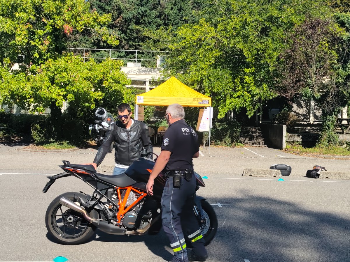 Image de Préfète de l'Isère - #SécuritéRoutière 🏍️ | La Police nationale 38 a organisé une journée de sensibilisation à destinati
