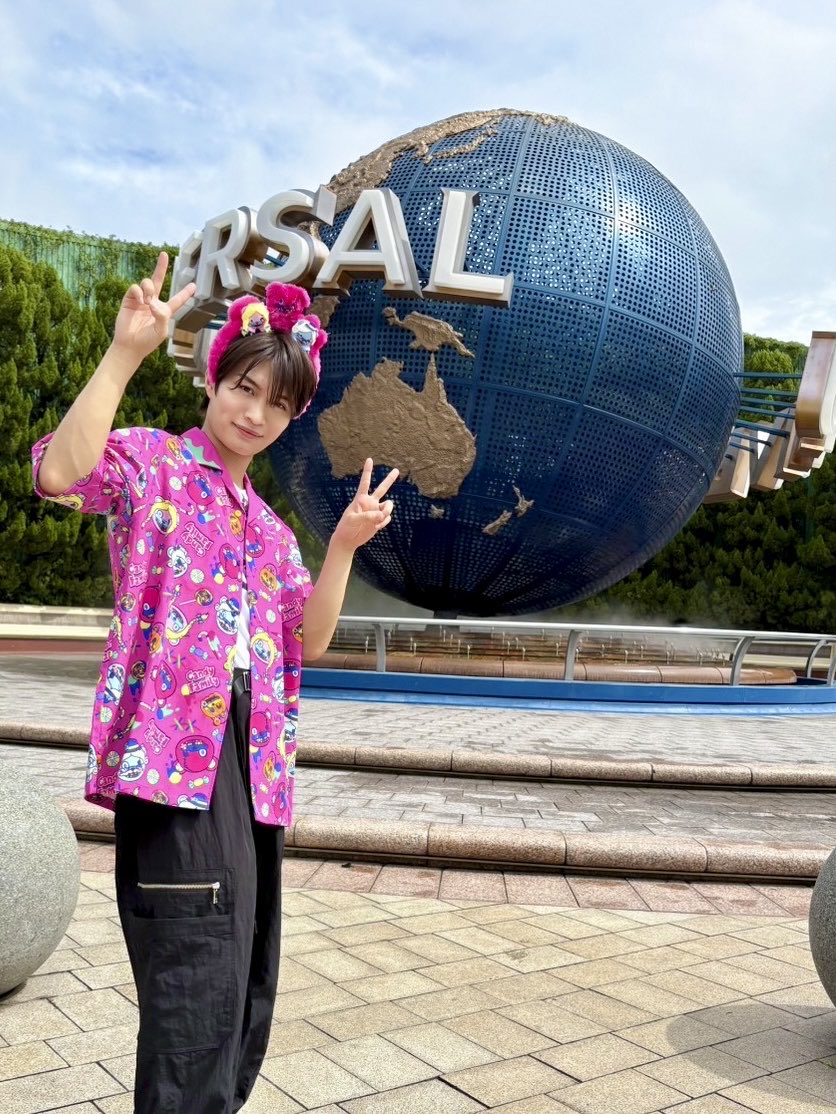 jr_official_X's tweet photo. 明日08:30から放送の
『 #土曜はナニする！？ 』に #ACEes より
#那須雄登 が出演します👦🏻💙

今回は…
" USJハロウィーン徹底攻略SP "🎃🕷️

ぜひお楽しみに👻 https://t.co/d9704bTlpK