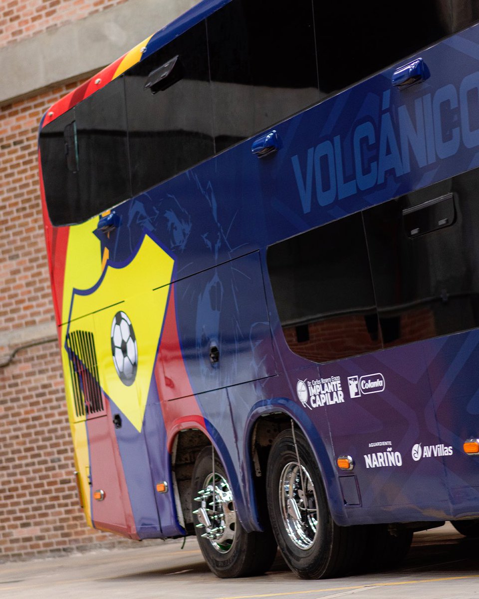 DeporPasto's tweet photo. 🚌 Un nuevo camino, la misma pasión. 

Hoy presentamos el bus que llevará nuestros colores, nuestros sueños y el orgullo de ser volcánicos. 🌋 

Cada trayecto llevará consigo la ilusión de una ciudad y el corazón de toda una hinchada.⚽

¡Deportivo Pasto Somos Todos! ❤️💙💛 https://t.co/Y8bsTQHIxM
