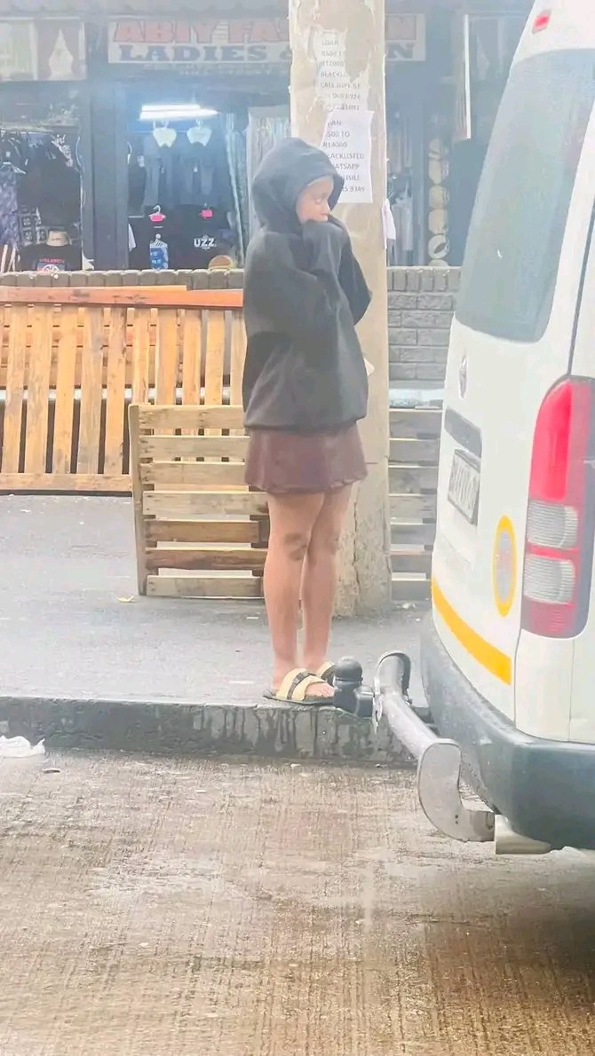 StHonorable's tweet photo. Good people let's share this post until her family recognises her 🙏

There's a young lady at Pinetown taxi Rank, KwaZulu-Natal. When asked, where does she come from, she says she's from Mzinyathi, Nanda. 

When asked where's she going, she says Durban but she's just standing in the rain motionless. Sometimes she kneels down and start to pray while the rain is pouring on her. 

Let's help her before opportunists takes advantage of her.