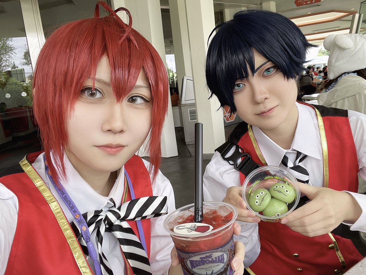 fragaria_tr10's tweet photo. はじめてのDハロ仮装は寮長で、♠のトランプ兵と一緒でした〜！
たくさんの方と交流できて、とっても素敵な思い出になりました💖

 #Dハロ仮装2026 
 #Dハロ仮装ツイステ https://t.co/B88bRnKdM9