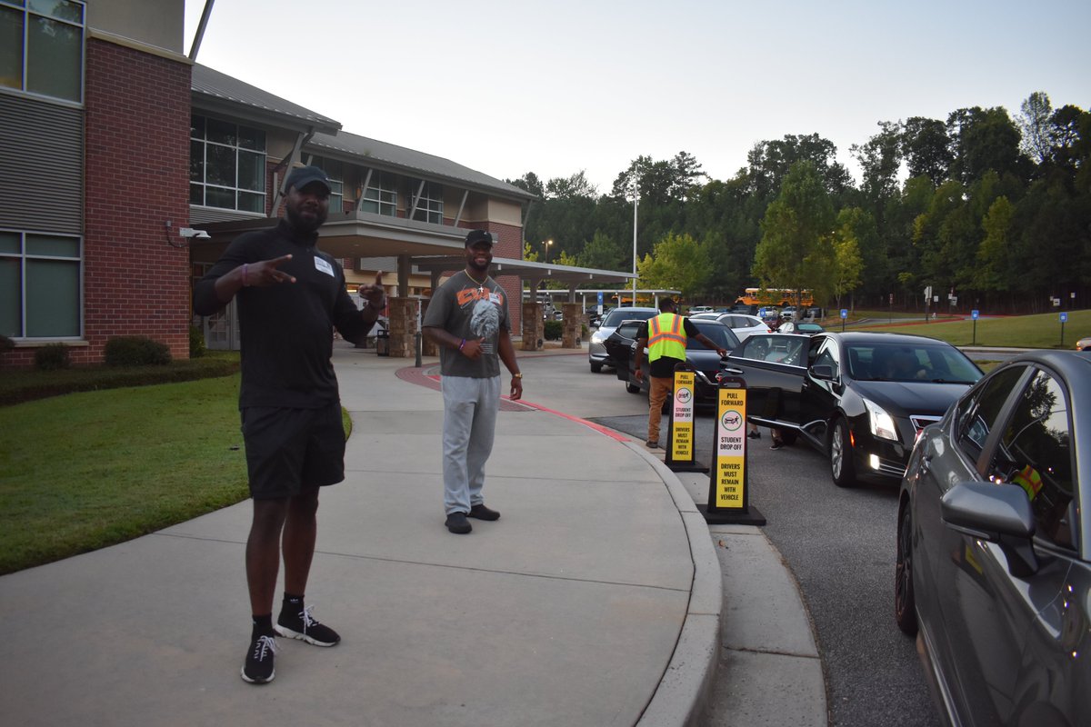 IsonSpringsES's tweet photo. Proud to celebrate the men who showed up in support of our Ison Springs Hawks at the Million Male March! #ShineandSucceed https://t.co/yCbd3uSfWH