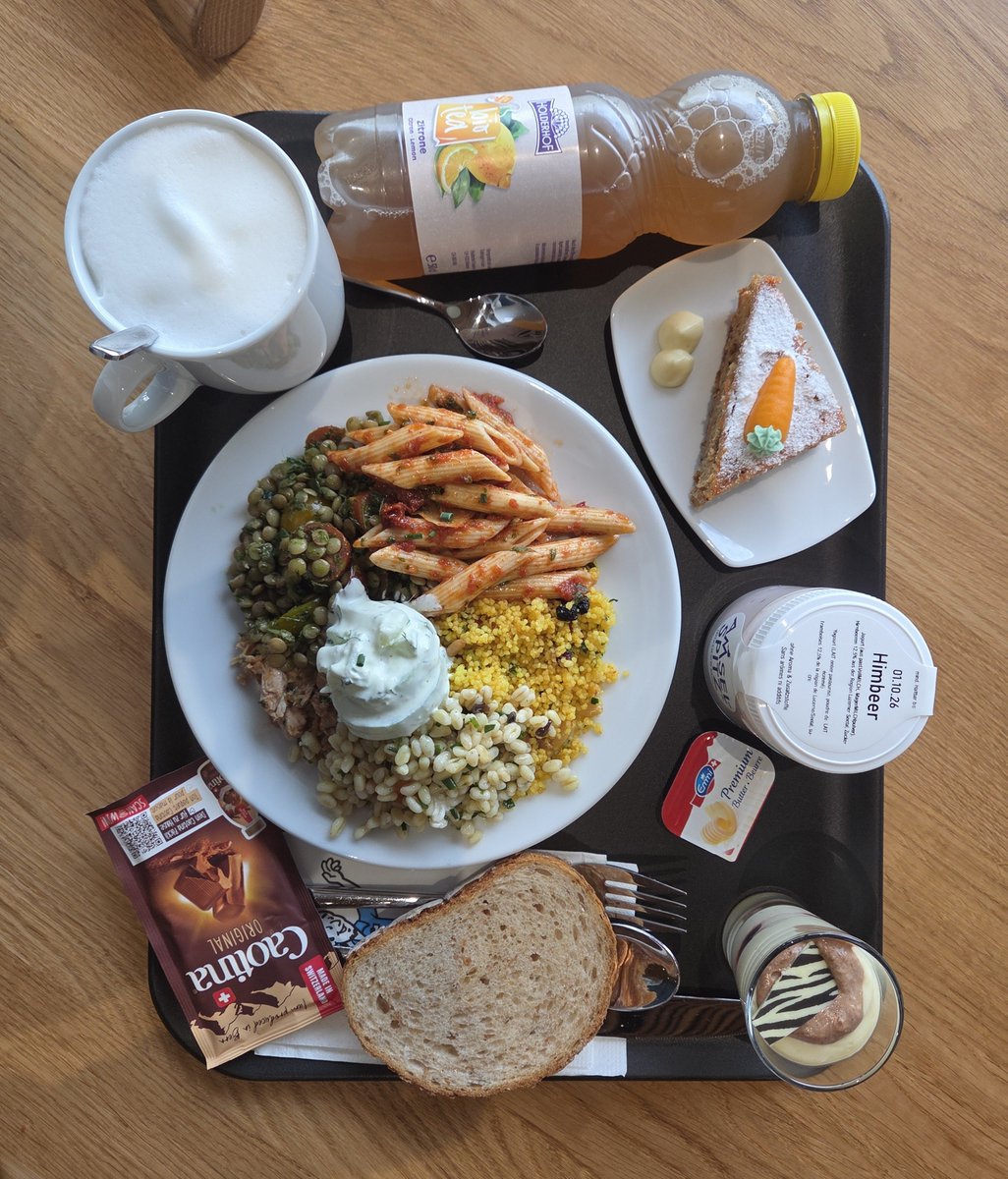 mrmisterriff's tweet photo. omad hospital edition the carrot cake was so so so good https://t.co/iukpPhG9kC