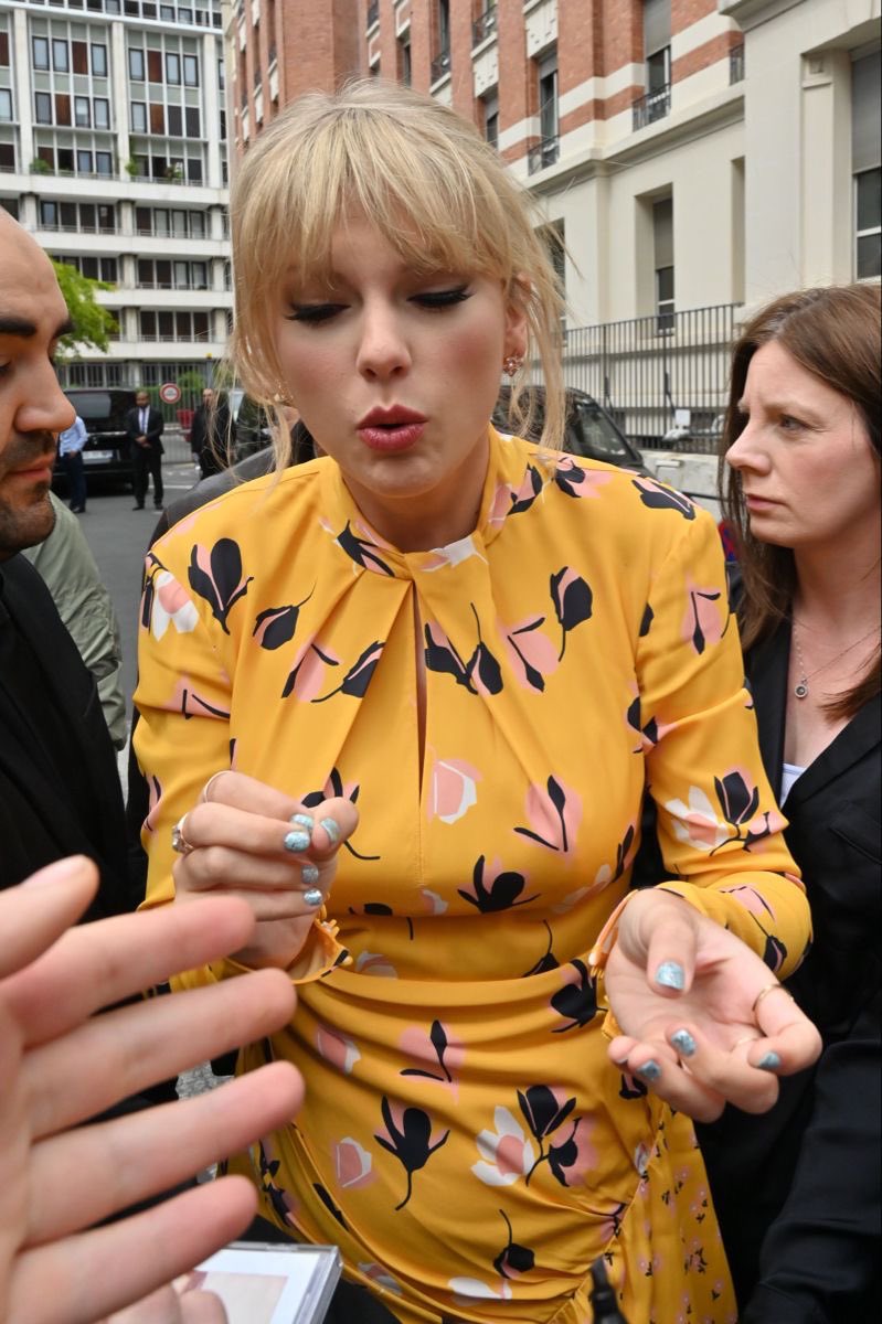 TaylorSwift5k's tweet photo. Good morning to y’all🎼🇺🇸 https://t.co/eN1EYrDag9