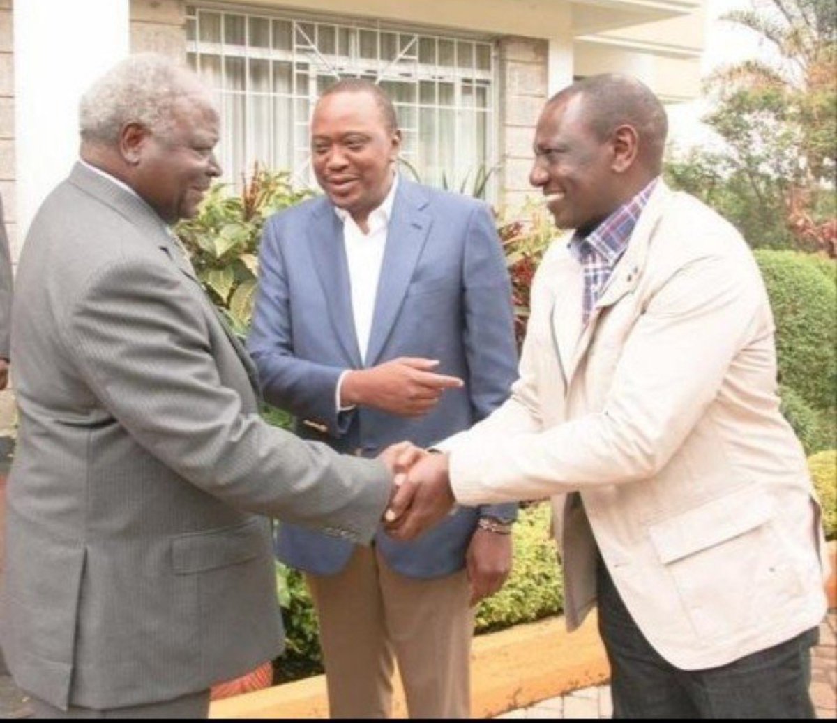 Wambuib4sky's tweet photo. Huyu ndio atatulaumu akishindwa na kazi https://t.co/W8QOv8vYXd