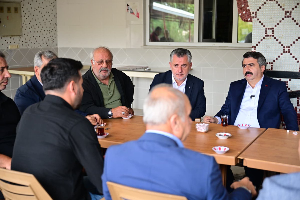 oktayyilmaz16's tweet photo. Gönülden bir selam; günümüze bereket, gücümüze güç katıyor. ❤️

Cuma namazı sonrası hemşehrilerimiz ile bir araya gelerek hem sohbet ettik hem de bu güzel günün bereketini paylaştık. Rabbim birliğimizi, muhabbetimizi daim eylesin inşallah. 

📍Hz. Ebubekir Camii https://t.co/u1OjKtL5Er