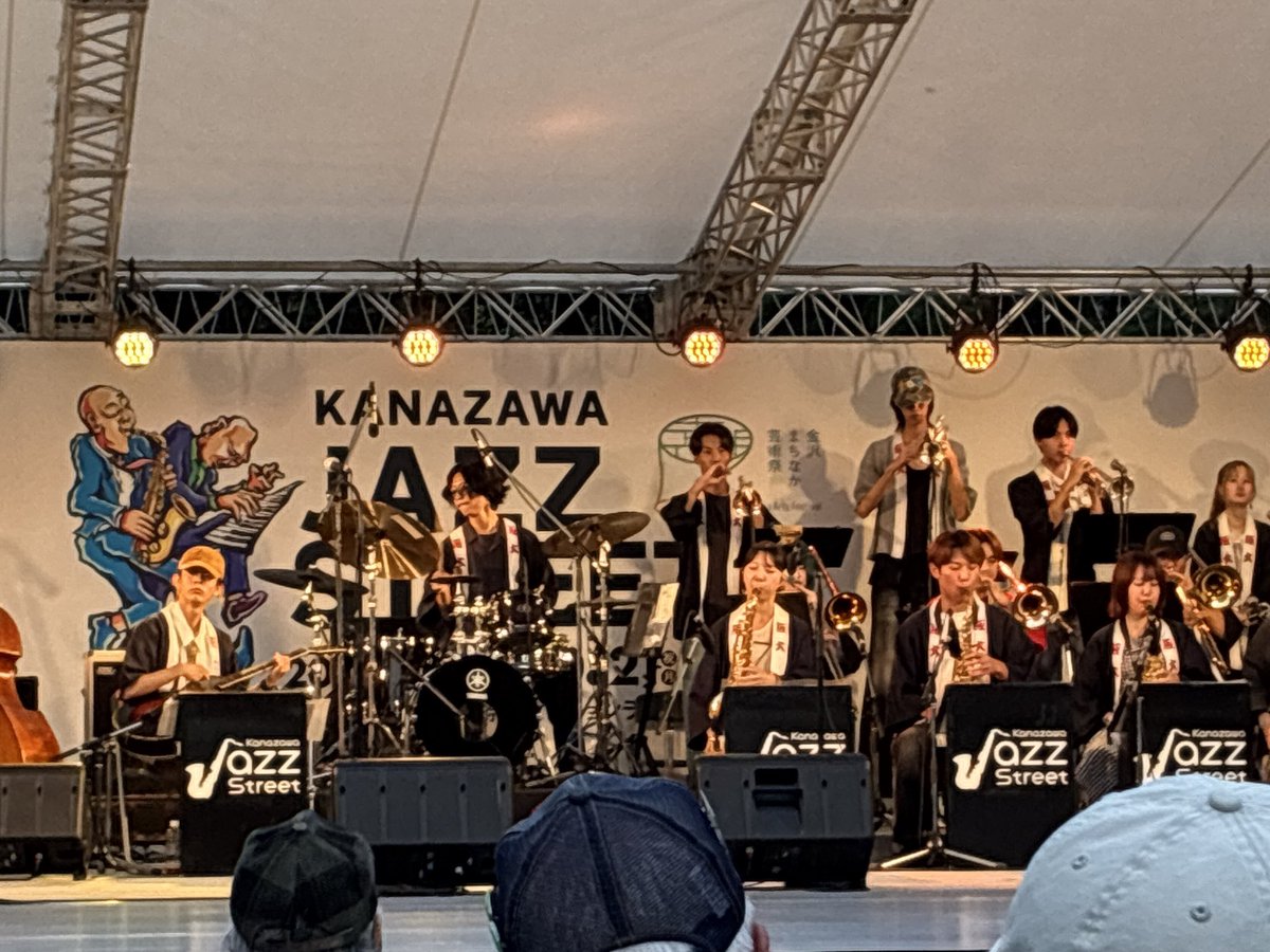 Truncata1's tweet photo. 今年も金沢ジャズストリートに！🎶

今日は前夜祭でしたが、ジャズフェスの雰囲気を充分堪能😊　ブレイキンすげ〜🔥

・大阪大学The New Wave Jazz Orchestra　

・SHOBI Special Jazz Ensemble　

・ブレイキン B-boy HIRO10 × JAZZ ユニット Pʼs Jam（from POLYPLUS）

・Tenors In Chaos

🎉🎉🎉 https://t.co/yGDdrrVMYv