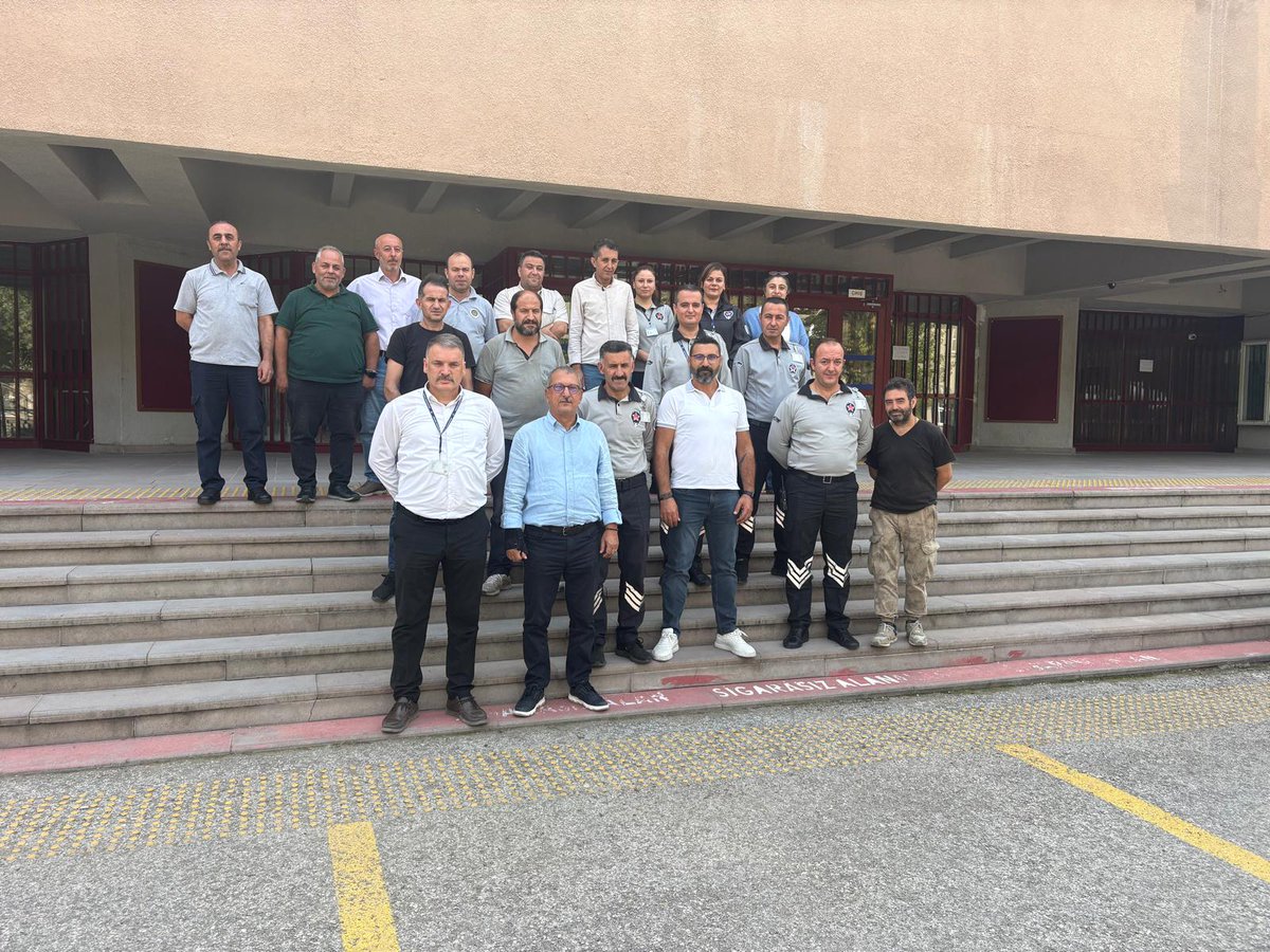 tezkoopissndk's tweet photo. Sendikamız Ankara 1 https://t.co/4h6bPMreeA Şube Başkanı Mustafa Kirman ve Şube Mali Sekreteri Kaan Özdemir, Ankara Üniversitesinde çalışan üyelerimizle bir araya geldi.
https://t.co/0Tk2Z0OSi0 https://t.co/SX72zlWqnP