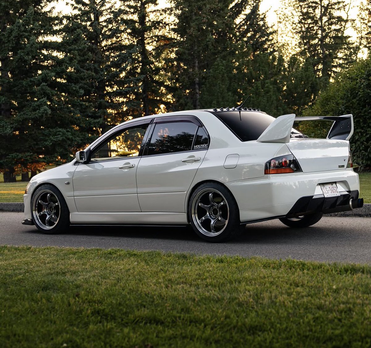 MitsuMafia's tweet photo. sandosgarage // miitchell._ https://t.co/2s2C30kuO3