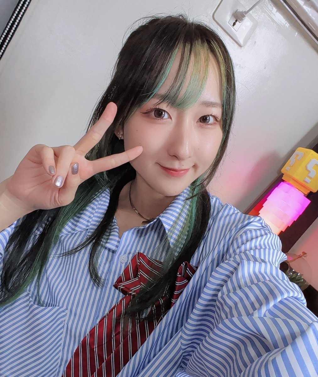 Nanao_po's tweet photo. フィリピンからYouTube Live！ありがとうございました✨

今日はフィリピン値段あてクイズ大会！
ということで、フィリピンで売ってる日本製品を中心に値段あて！フィリピンって安いものと高いものの差が激しい〜🤣

9月10月のイベント情報については引用元をチェックしてね！ https://t.co/1IvRpKUPao