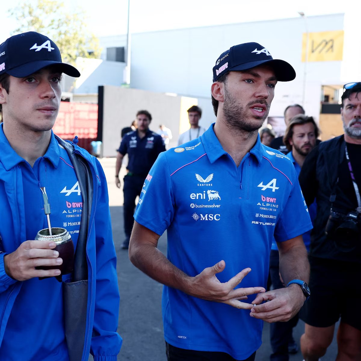 alpineclub_esp's tweet photo. 🇫🇷 | Gasly admite que Alpine se equivocó en su clasificación.

Pierre Gasly fue crítico con la sesión del sábado. El francés explicó que perdió su primer intento por una doble bandera amarilla y que, en la última vuelta, Alpine no consiguió preparar correctamente los neumáticos, dejándole prácticamente sin agarre.

“Definitivamente es algo que tenemos que revisar”,