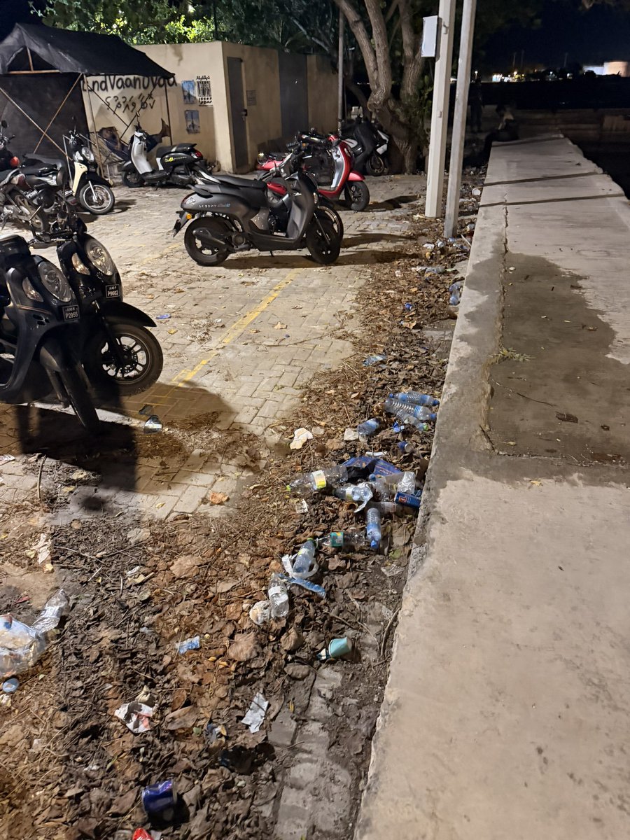 beelzabool's tweet photo. Masveringe Park - mithan saafu kuranee konbaeh @MaleCitymv @adamazim https://t.co/zkfLqexNz5