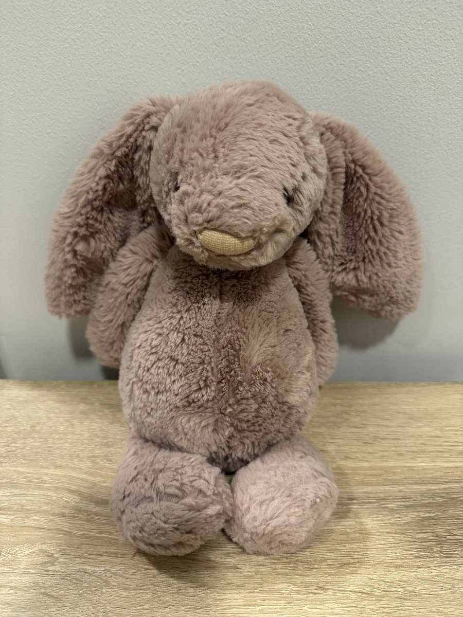 sweetpapee's tweet photo. Jellycat size M ( ป้ายทอง )
ซักไป 1 รอบ ขนยังสวยอยู่

price 600 free shipping 🫐🩷

#ตลาดนัดjellycat #jellycatthailand #ตลาดนัดตุ๊กตา #ส่งต่อjellycat #ส่งต่อตุ๊กตา #ส่งต่อตุ๊กตามือสอง #ตลาดนัดsanrio https://t.co/ONRDsBza2a