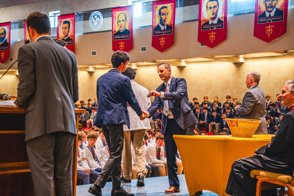 Chaminade_HS's tweet photo. This week, we recognized students with the highest class averages, students named to the Honor Roll, AP Scholars, members of the National Honor Society, and National Merit Scholars. Congratulations to all! https://t.co/CQsgM3WTzt