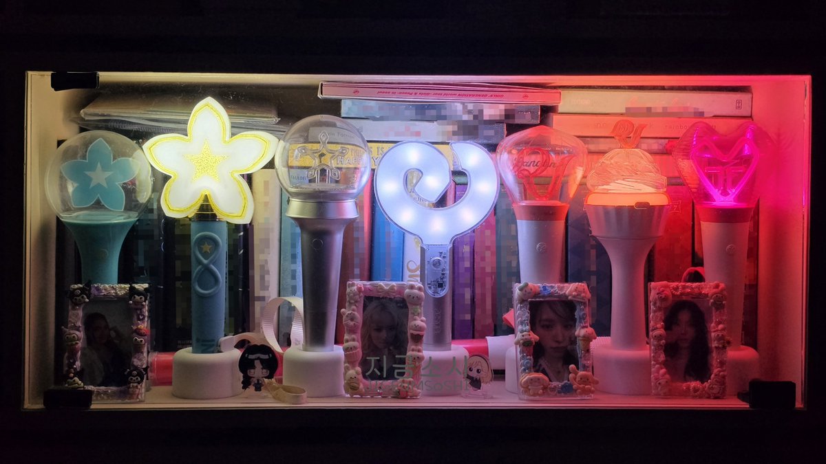 jigeumsoshi's tweet photo. Since blackout samin at may lightsticks ako... Rate ko sila from pinakamaliwanag to needs improvement...eme.

1. Yebbeong (aespa)*
2. Bloombilya (BINI)
3. KimMan Bong v2 (RV)
4. Molarbong (SNSD) https://t.co/HfS8gfBlDS