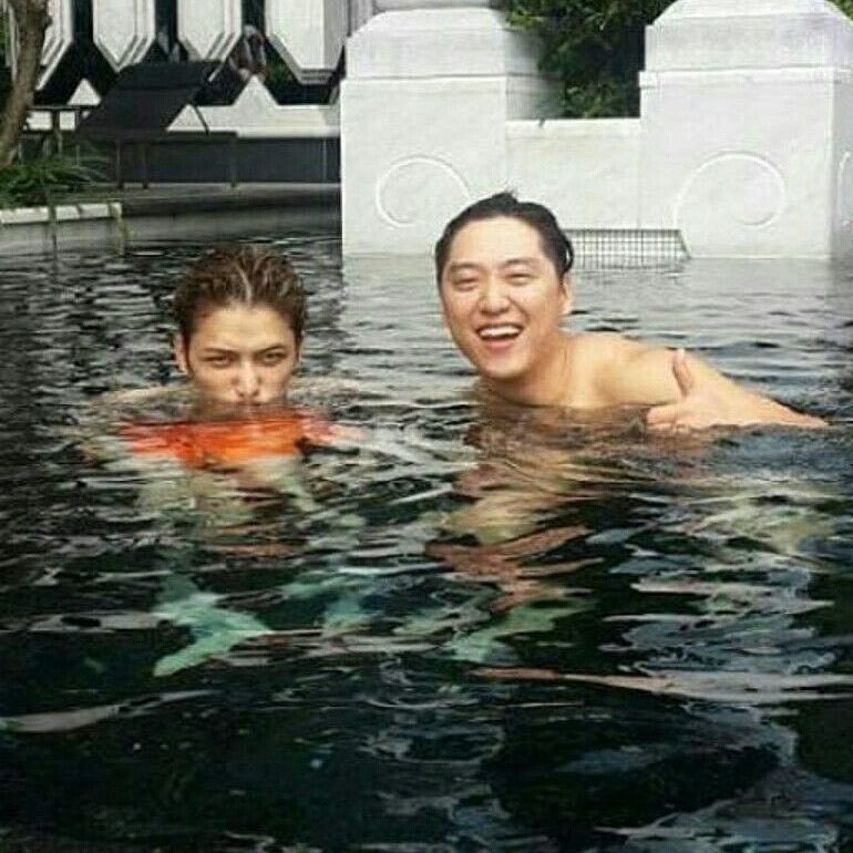 narynOongKi's tweet photo. 탈인간 골격 감동이 너무 심하세요 저숭사자넴 https://t.co/qFQ5B3cE6M