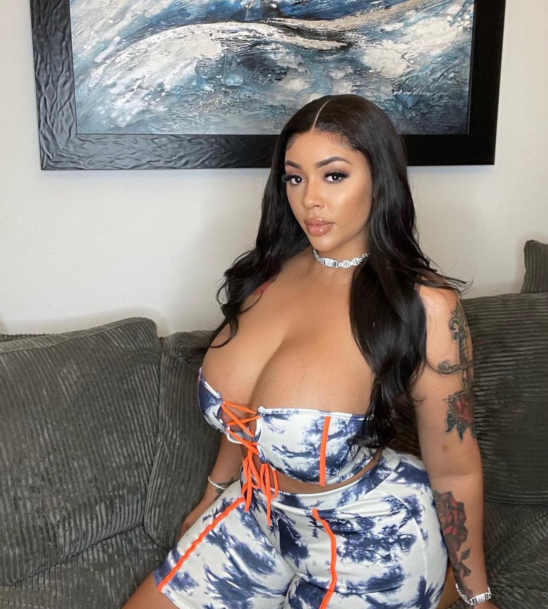 jesseqkya's tweet photo. Comfortable in my own skin, and loving every bit of it.😋🥰❤️❤️ https://t.co/PlQ69mnXcc