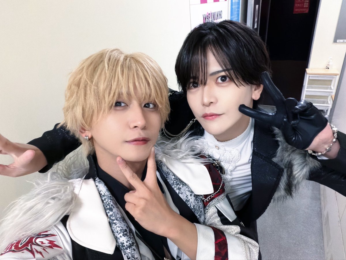 akane_untitle's tweet photo. えつやくんのでっかい背中見て俺も煽り頑張ります！！ https://t.co/ufBud6p2B3