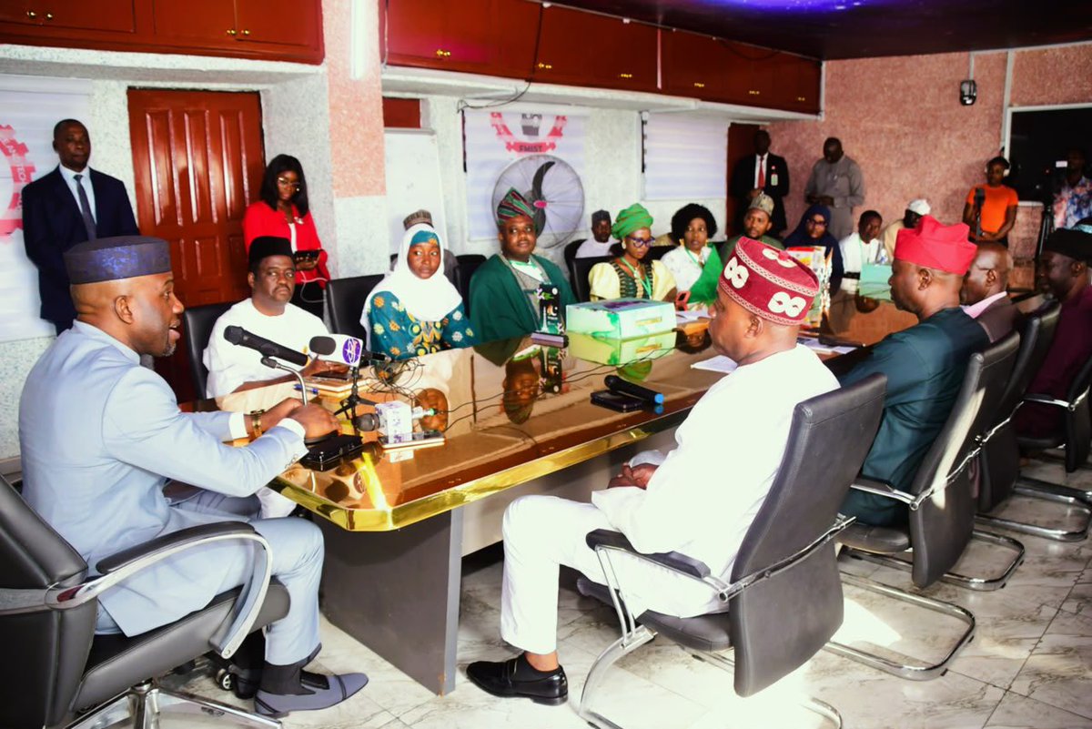 FmstNg's tweet photo. PRESS RELEASE 

NIGERIAN INNOVATORS MAKE GLOBAL MARK AS FMIST MINISTER MOVES TO SCALE AWARD-WINNING NBTI ENTREPRENEURS

Eight Nigerian entrepreneurs under the National Board for Technology Incubation (@NigeriaNBTI ) have earned international recognition after distinguishing https://t.co/KXCpJvhRLz