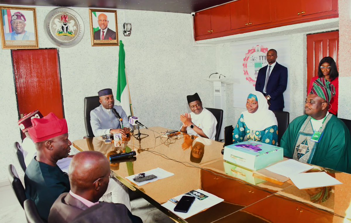 FmstNg's tweet photo. PRESS RELEASE 

NIGERIAN INNOVATORS MAKE GLOBAL MARK AS FMIST MINISTER MOVES TO SCALE AWARD-WINNING NBTI ENTREPRENEURS

Eight Nigerian entrepreneurs under the National Board for Technology Incubation (@NigeriaNBTI ) have earned international recognition after distinguishing https://t.co/KXCpJvhRLz