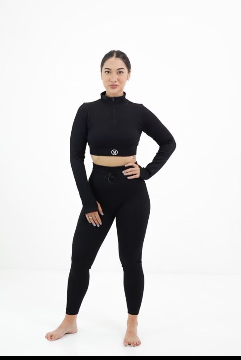 awamyyy's tweet photo. BUAT KAKAK KAKAK DI GYM YANG UDAH SARANIN OUTFIT INI….. 

MAKASIH YA KAK MOGA DIJALAN SELALU LAMPU IJO 🙏  BENERAN ENAK BGT?! 

🧷 https://t.co/Z0AillZHfM 

(cek review, jujur auto ngebentuk glutes 🍑) https://t.co/hDzxsNbLaQ