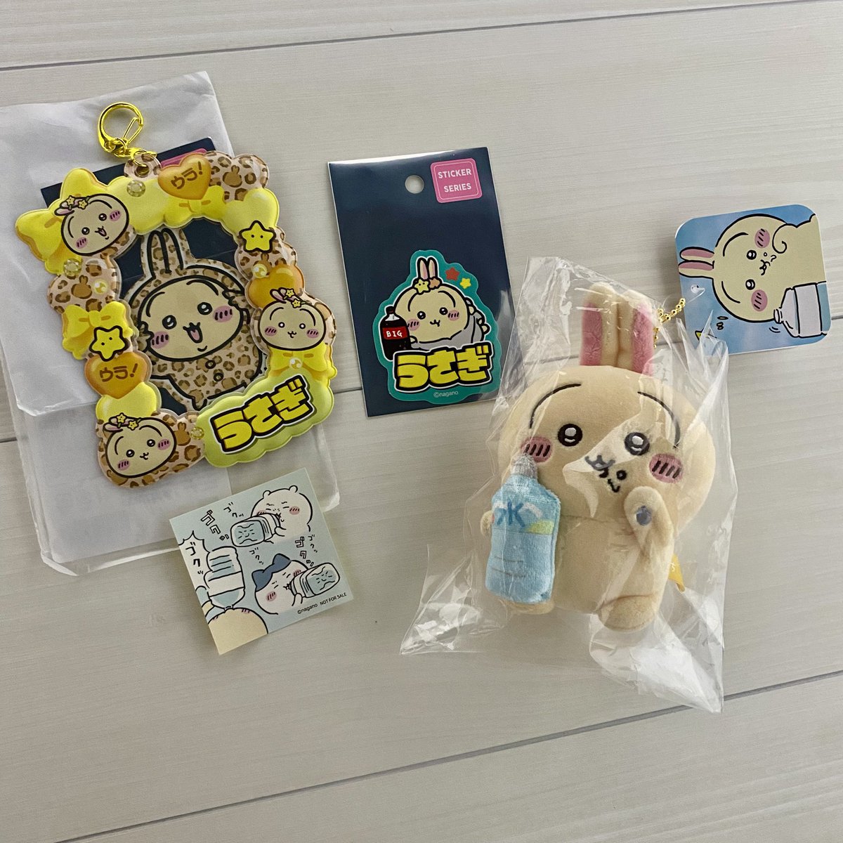 CheburaToGena's tweet photo. 💛ちいかわらんど💛

抽選は外れちゃったけど14:00からフリー入場のお店に行けました🙏
みんなのカードホルダーに推しのお写真入れたいんだよ〜❣️
このステッカーちょうど良すぎる😂
ドンキのみんな柄と共に😘 https://t.co/htdpWleR0Z