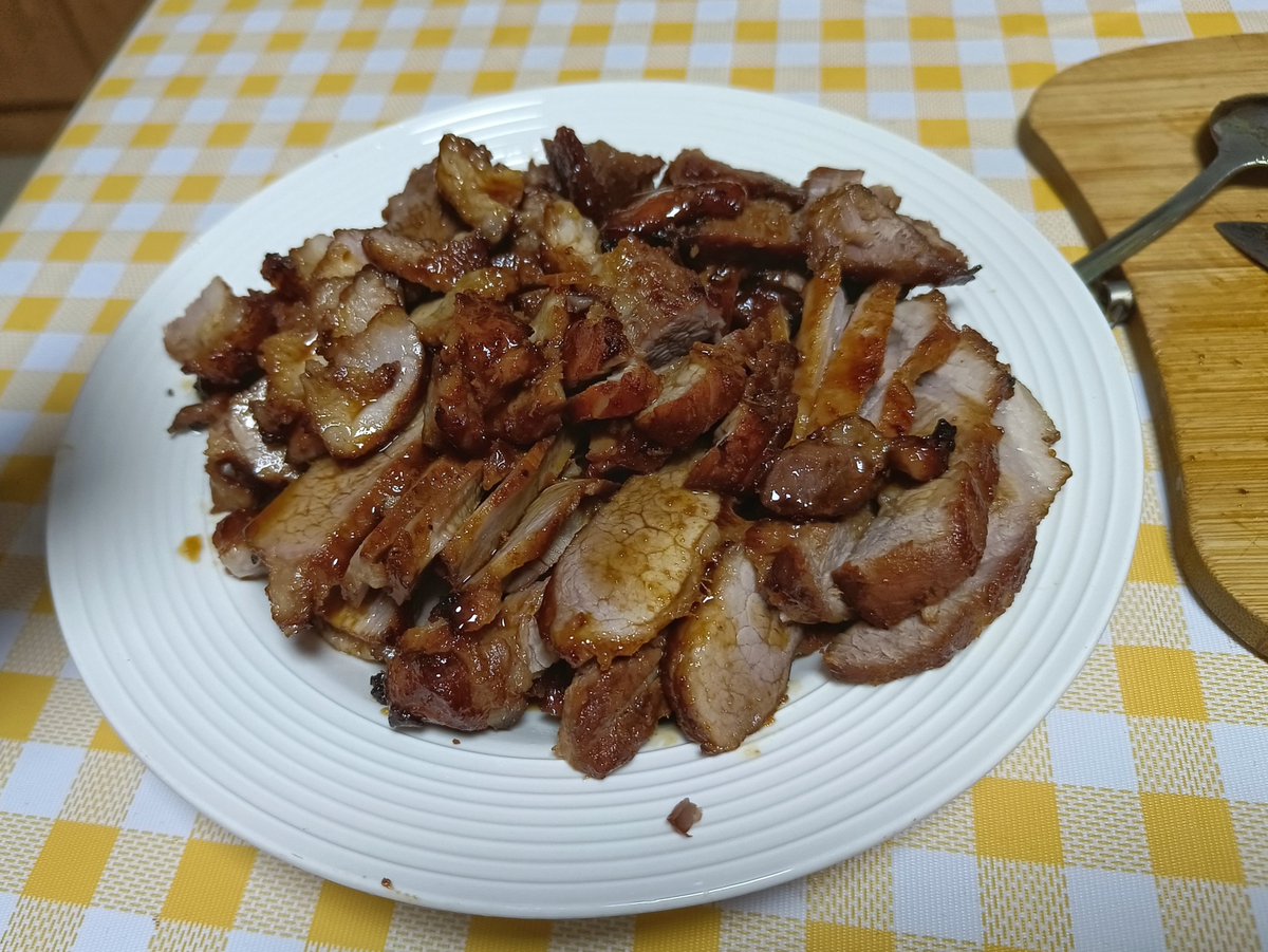 guest0708_02's tweet photo. @nanahime1cpc 来吃叉烧庆祝🤤🤤 https://t.co/7XhIdUIFNQ