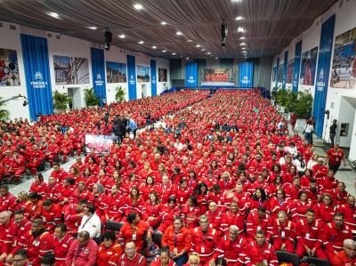 PETROGUIA's tweet photo. PDVSA le paga al personal obrero un promedio de $ 80 al mes mientras que Chevron ofrece $ 400
https://t.co/jsBcdNUvht https://t.co/9RQWWzns8p
