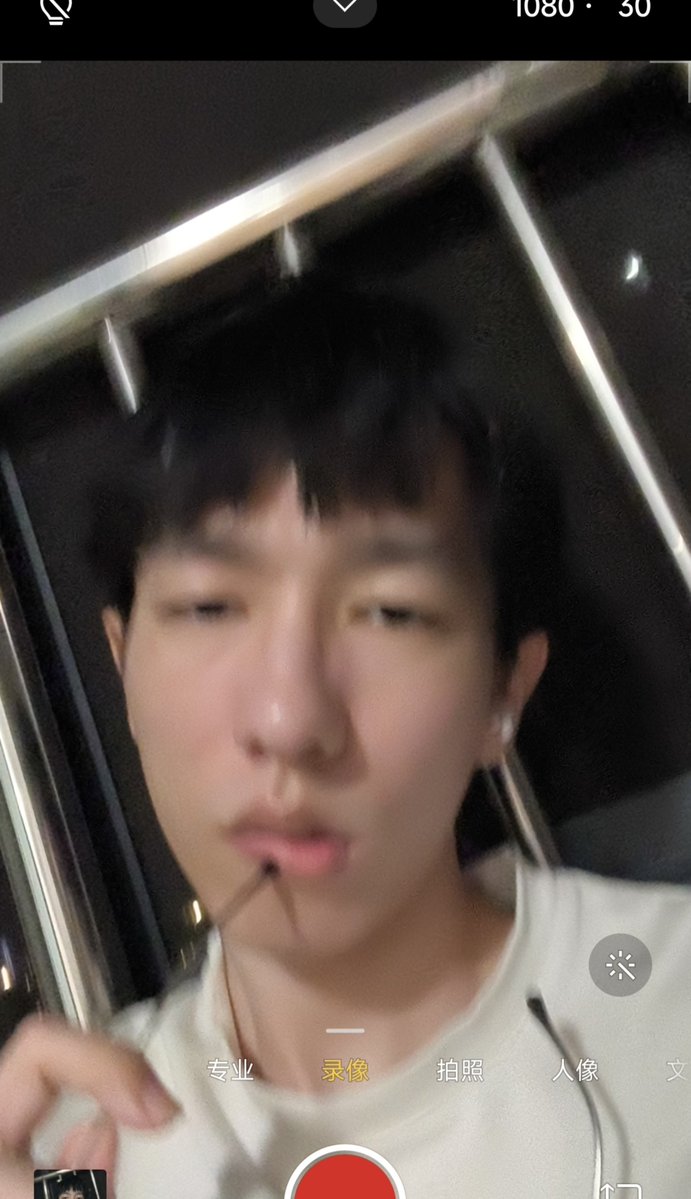ccclet579's tweet photo. 直男发布9月艺术照中 https://t.co/UADCnRmGdQ