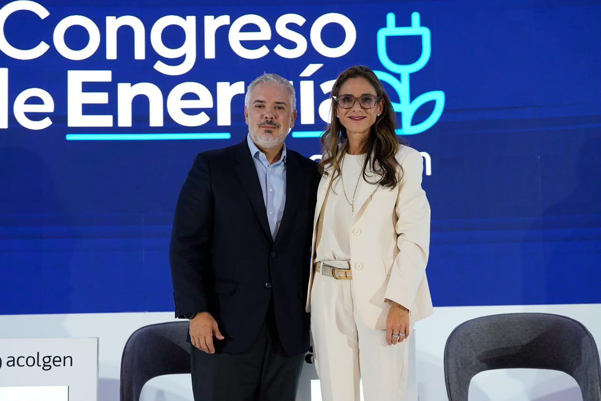 IvanDuque's tweet photo. Estuve en la 18.ª Asamblea de @Acolgen , conversando sobre seguridad energética y geopolítica. Gracias a Natalia Gutiérrez Jaramillo por la invitación. El retroceso de estos cuatro años exige recuperar la confianza, acelerar la inversión y entender que la energía también es un asunto de soberanía y seguridad nacional.