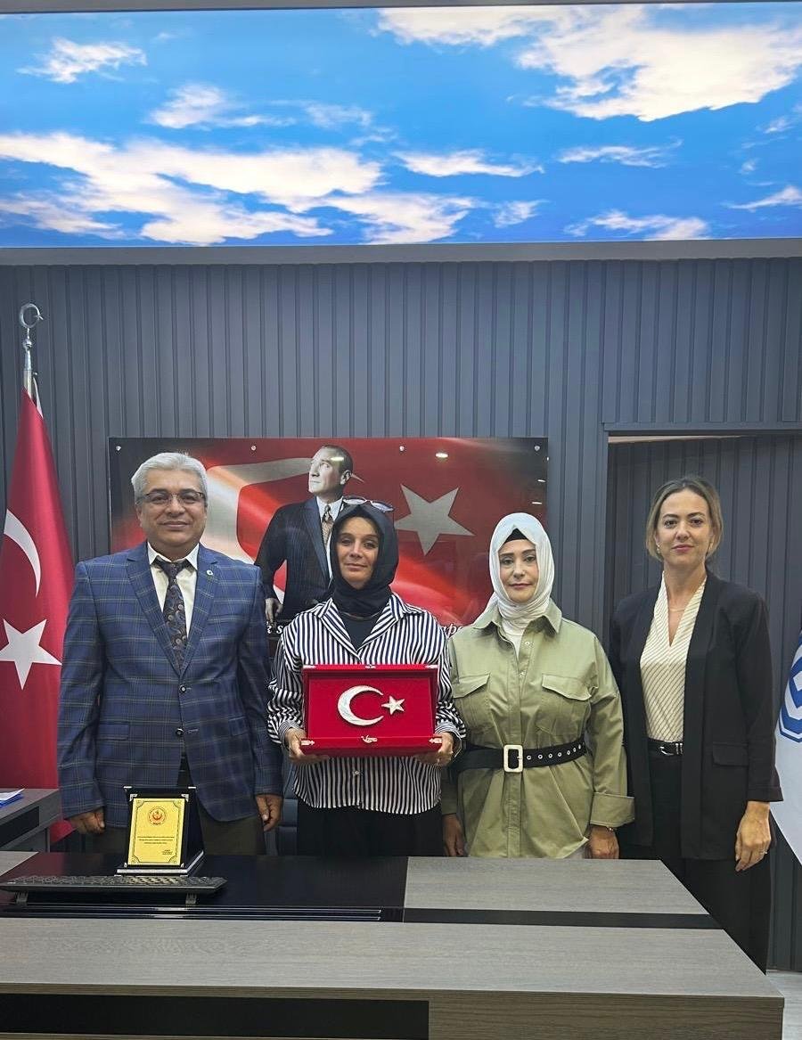 BursaDSM's tweet photo. 19 Eylül Gaziler Günü Münasebetiyle Müdürlüğümüzde Anlamlı Program

19 Eylül Gaziler Günü münasebetiyle, Bursa Cumhuriyet Başsavcılığı Denetimli Serbestlik Müdürlüğümüzde anlamlı bir program düzenlendi.

@ctekurumsal 
@dsdb_yasinaydin 
@CihatCanak https://t.co/6othzoRcCD