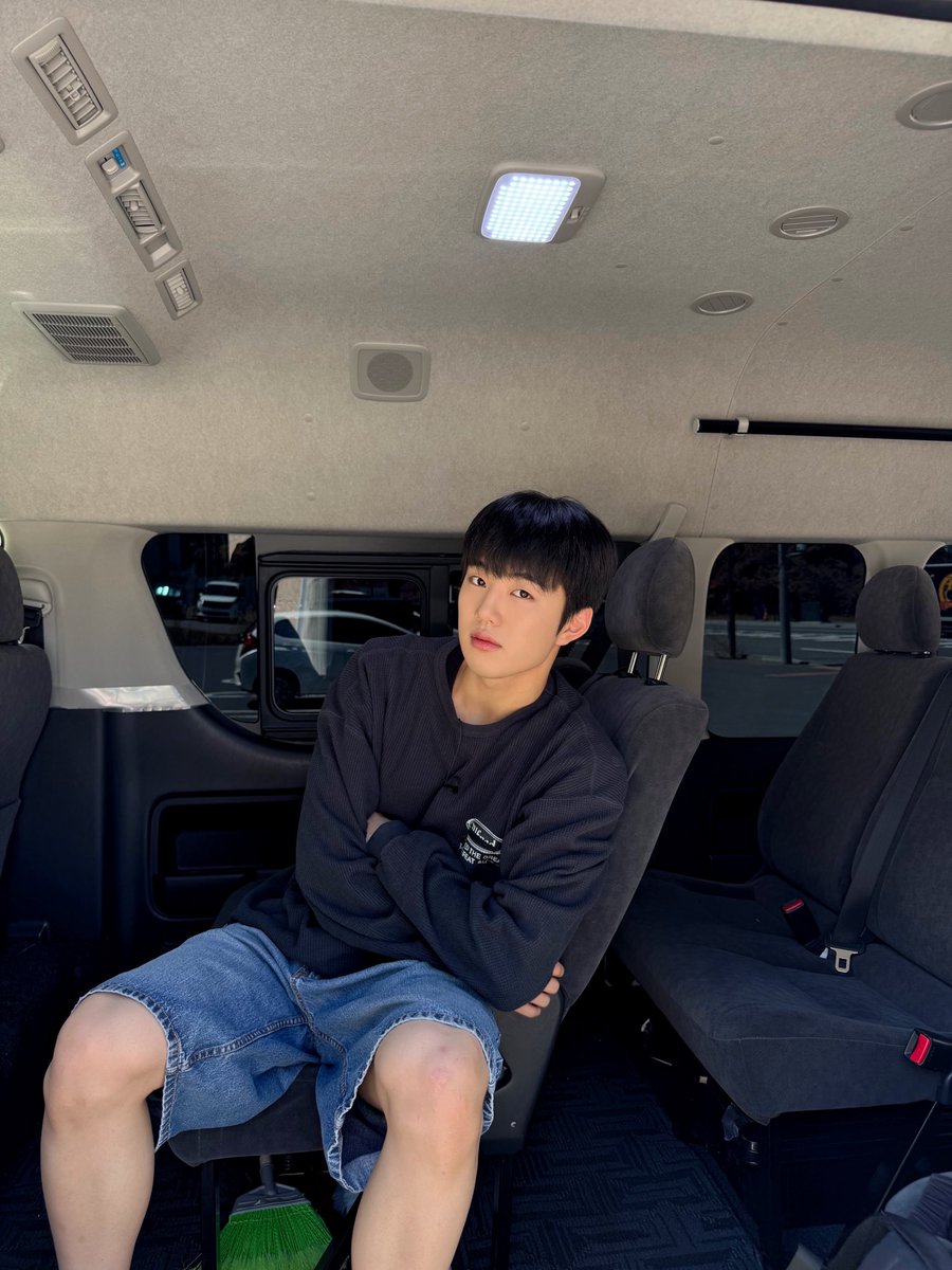 EVNNE_official's tweet photo. [📸]
260918
#EVNNE_HOUR

이런 이븐은 처음이지💦
이븐이들의 ‘또 다른 나’
다음 주에도 또 만나요💗

#EVNNE #이븐 https://t.co/biYvFOh7TK