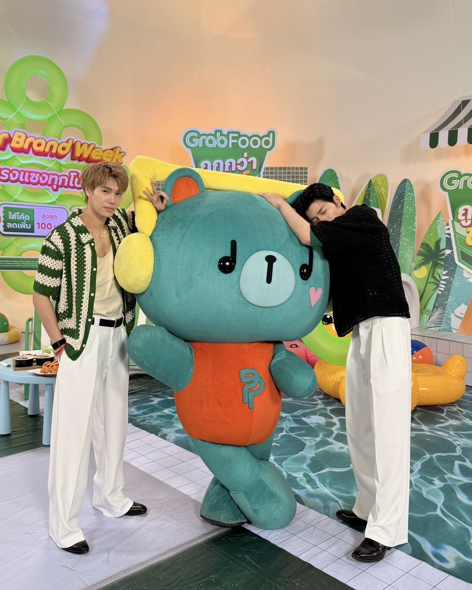 permpoon_GMMTV's tweet photo. โคะโคะโคะเค้ เย้ะ! อะแง้พิเพิ่มจะสร้างตำนานเกินไปแย้วค้าบ😆💚
#GrabFoodถูกกว่าชัวร์xPPW
#PERMPOON @ppnaravit @phuwintang https://t.co/M9RorTp9Y9