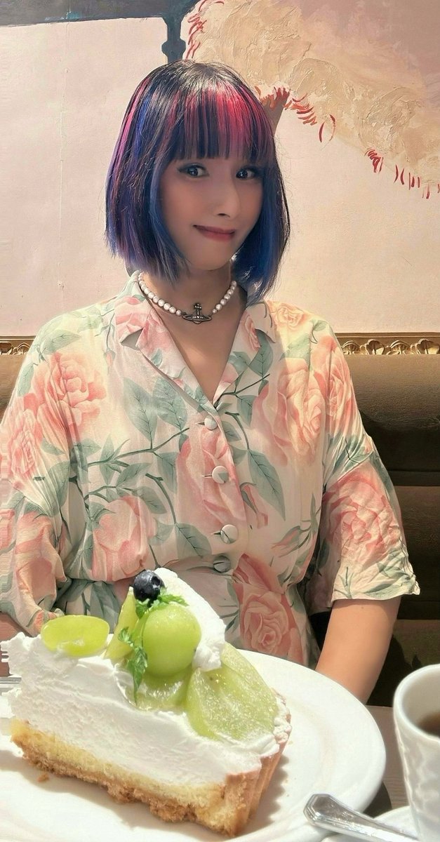 Sybariticalice's tweet photo. 免許証更新してきました
警察署なので服も大人しめで！
ミッション達成してケーキ🎶 https://t.co/syDO6Nqeib