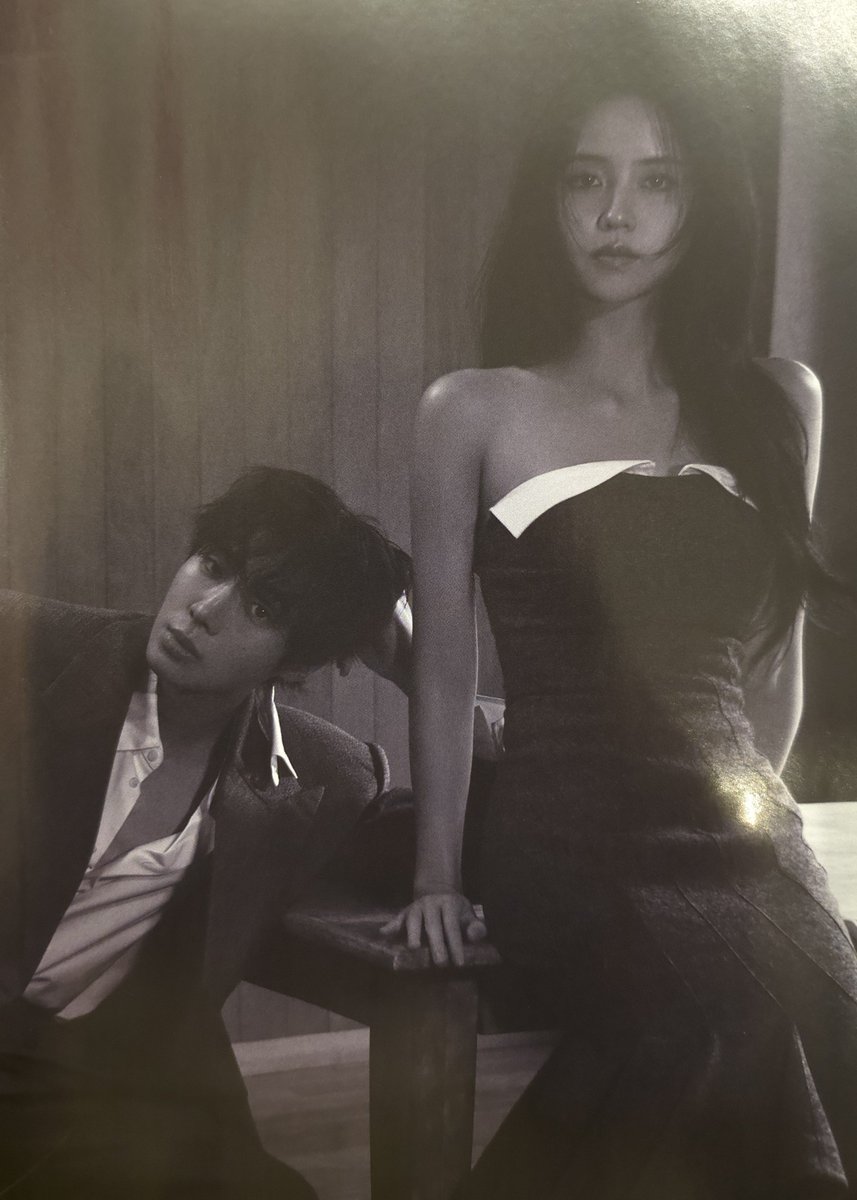 deokbaepotato's tweet photo. 첫장이 걍 연애박사 한페이지 요약같아..
진짜 손 끝 마주한 사진이랑 글이 너무 벅차오름

사���은 마음이 먼저 움직이고, 우리는 그 뒤를 따라간다
<연애박사> 추영우와 김소현이 서툴고도 눈부신 마음을 지나며 마주한 사랑의 얼굴 https://t.co/9p5lL8tC56