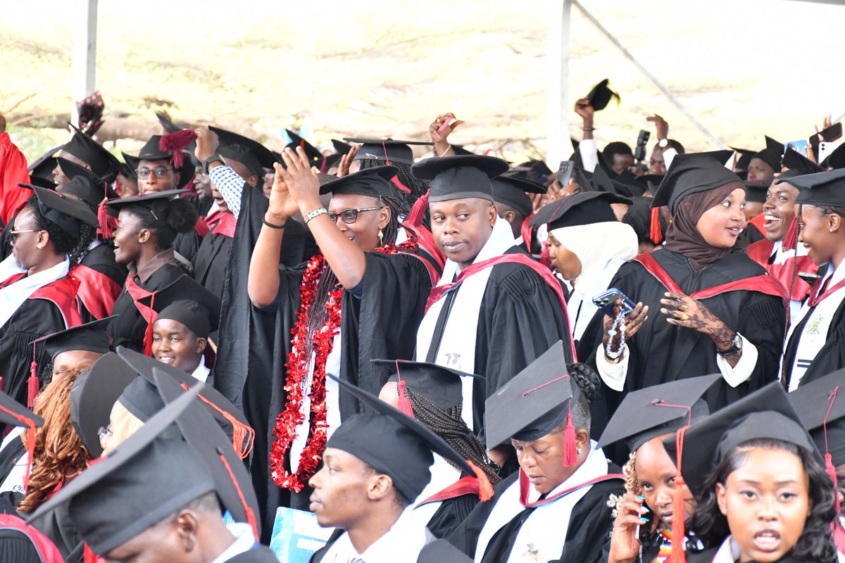 _khakasa_'s tweet photo. They came as graduands. They leave as graduates. 🎓
Chancellor’s Court witnessed another chapter of @uonbi history today as the #UoNClass2026 celebrated years of work, growth and learning.
Go well, Class of 2026. The world awaits.
#UoN75Graduation #WeAreUoN https://t.co/2k6qox85y7