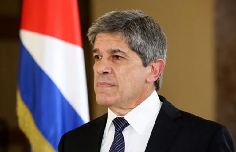 escambraycu's tweet photo. @CarlosFdeCossio : #Cuba no acepta amenazas de #Trump y mantiene abierta la puerta al diálogo
https://t.co/tAoBBOSksS https://t.co/Ilz6mko2s4