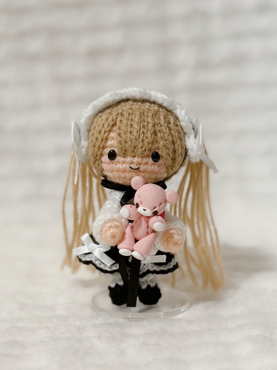 nunnunyami's tweet photo. アイドール大阪にてお迎えさせていただいた黒ロリちゃんです！
お座りできますよ〜と教えていただいた瞬間あまりの可愛さにお迎えが確定しました💛

そしてドールちゃん用にお迎えさせていただいたくまちゃんもサイズピッタリ！
他のサイズも購入したのでいろんな子に持たせたいな！
（作家様はリプ） https://t.co/6QYW1v1QnL