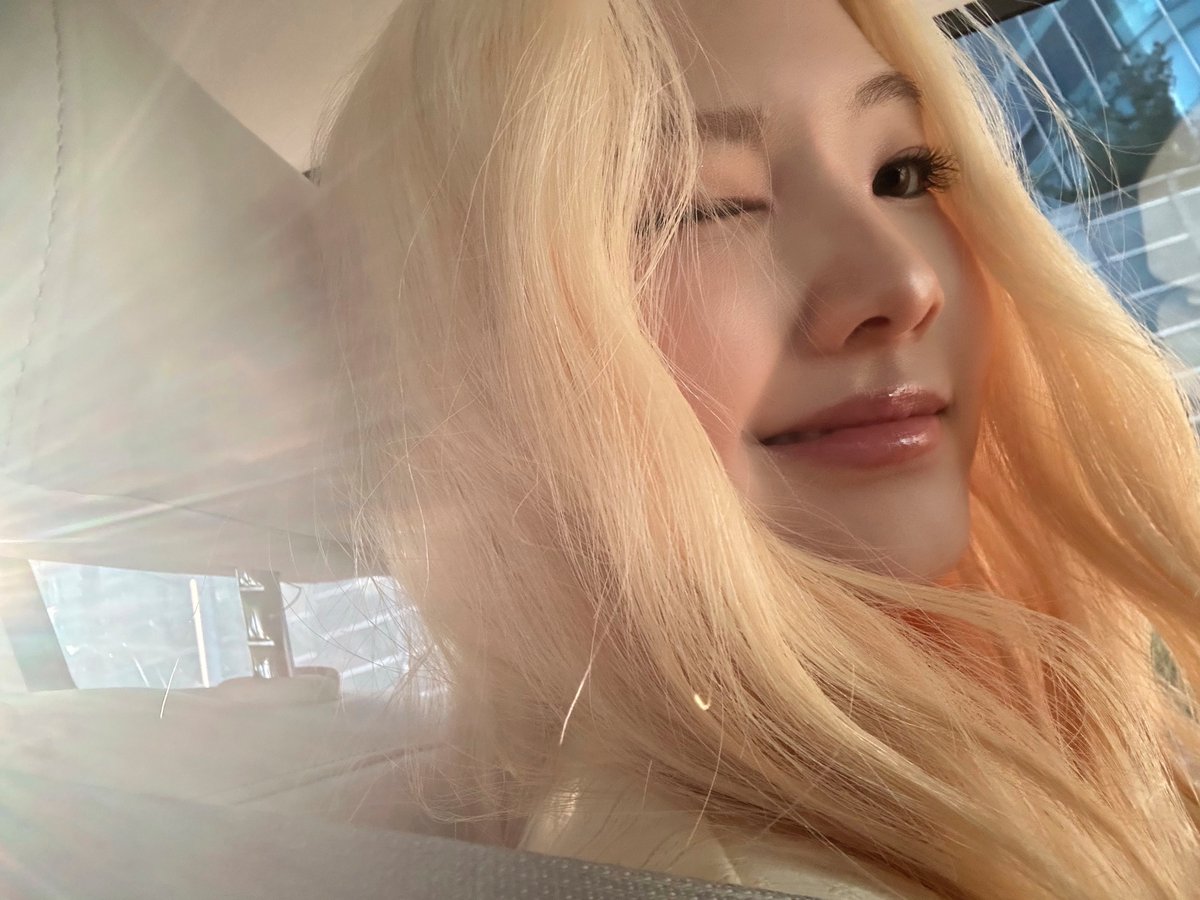 wasangeee's tweet photo. 260918 서희 위버스

4쥬차 시쟉! 오늘 하루도 고생했어요💛 내일두 우리 재밌게 놀아요-♡

#서희 #SEOHEE #튜이드 https://t.co/Miu6NkzSln