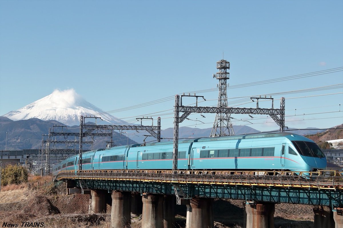 news_trains's tweet photo. 小田急電鉄で「赤電」や「#赤電」がロマンスカー「#MSE」と並ぶ貴重な撮影会が10月末に開催されます。https://t.co/SFf80aIcKl
#小田急電鉄 #小田急 #小田急1000形 #ロマンスカーMSE #小田急トラベル #撮影会 #鉄道 #鉄道ニュース #NewsTRAINS
※画像はイメージ※ https://t.co/GV8j6WtPhE