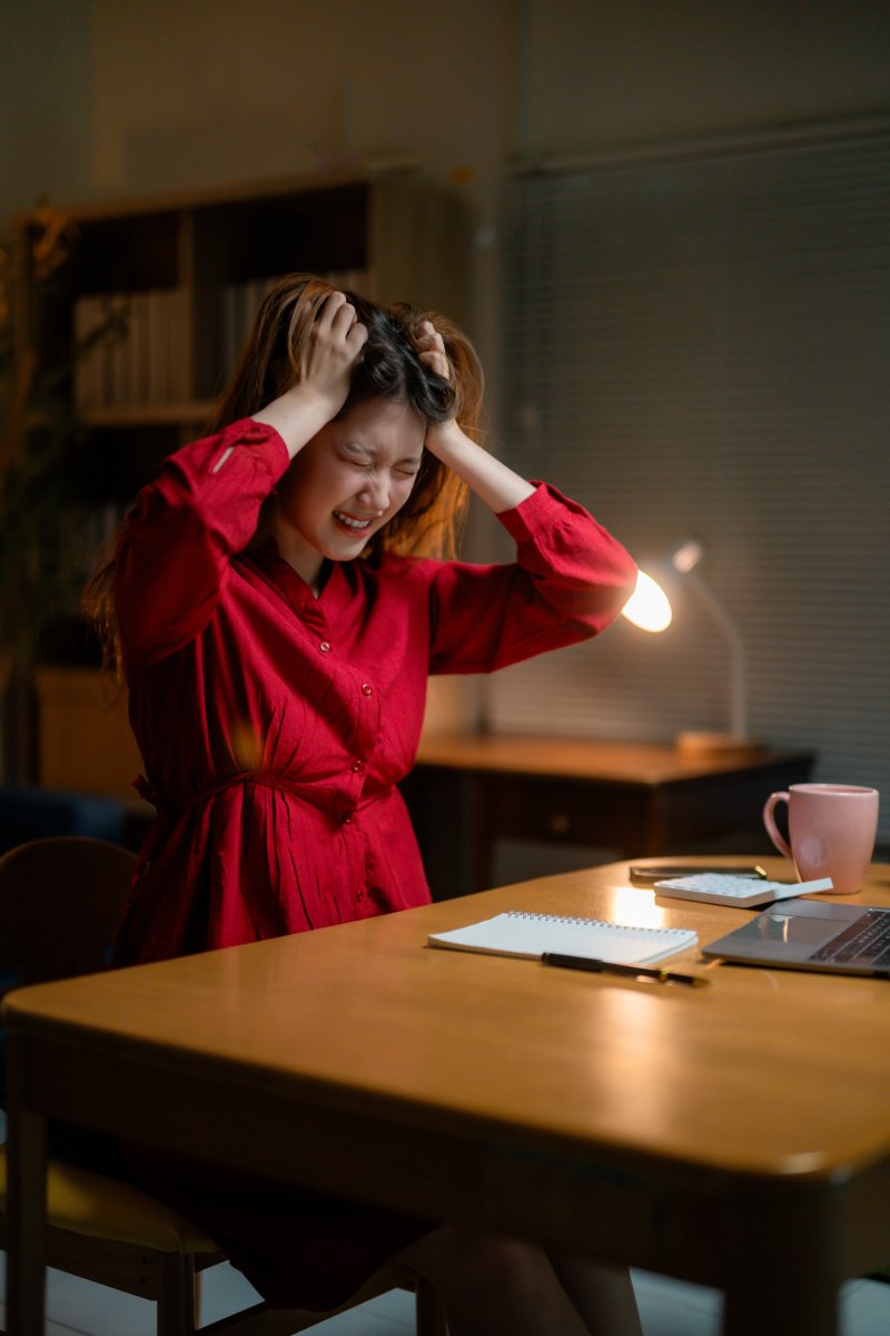 OMirgla's tweet photo. Small daily steps for big health wins: 10-min stretch break every 2 hours, 8 cups of water, and 7 hours of sleep—easy habits that boost your energy and mood  #HealthyLiving #WellnessTips https://t.co/8XuiIYzEoz