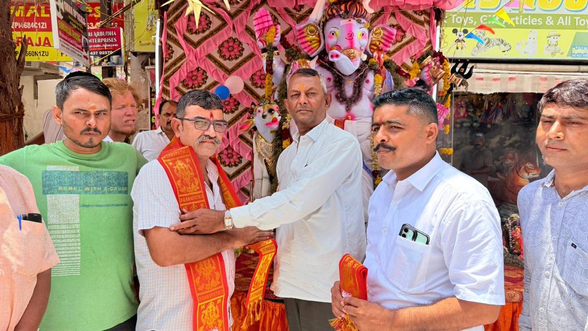 AshokkumarTNBJP's tweet photo. गणपति पंडाल के कुछ आधुनिक झलकी वीर विनायक मदुरै 2026 https://t.co/YulfWuNZNF